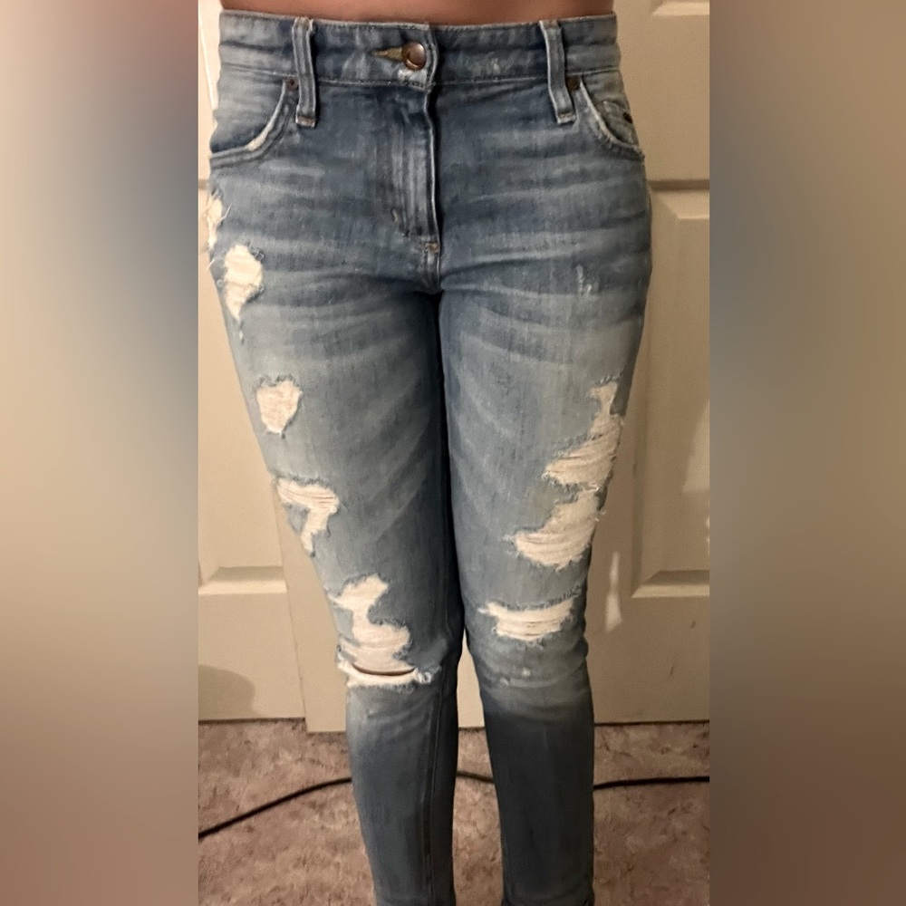 Distressed Ankle Length Jeans